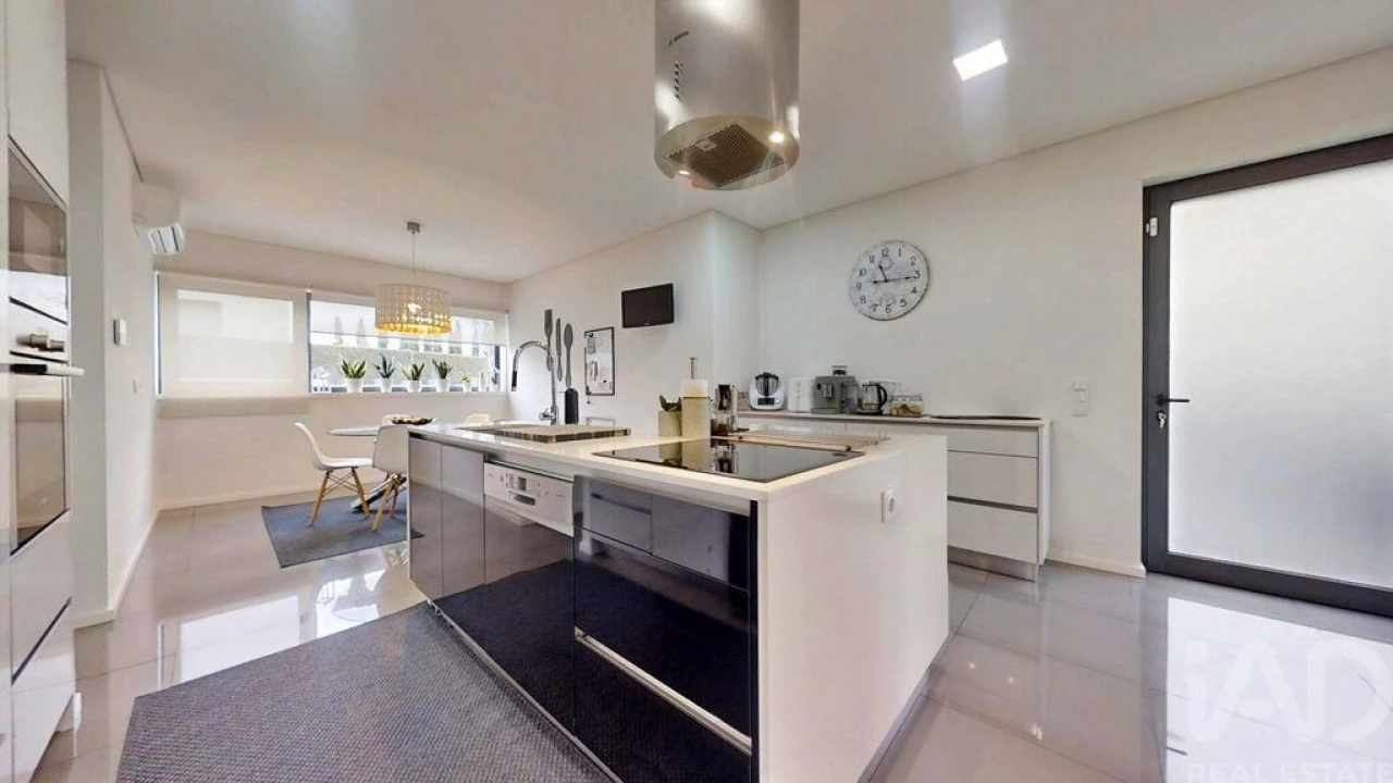 Moradia T4 para Venda em Castêlo da Maia Foto 8