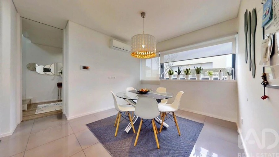 Moradia T4 para Venda em Castêlo da Maia Foto 5