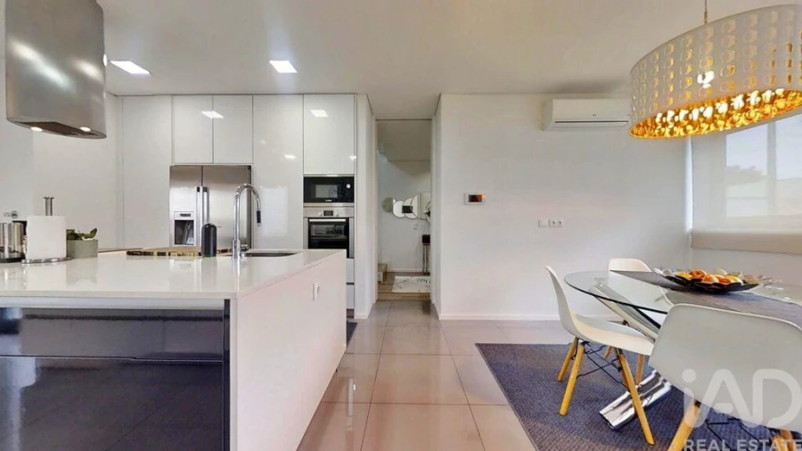 Moradia T4 para Venda em Castêlo da Maia Foto 6