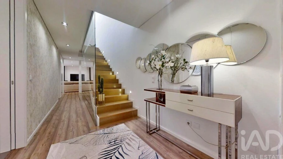 Moradia T4 para Venda em Castêlo da Maia Foto 2