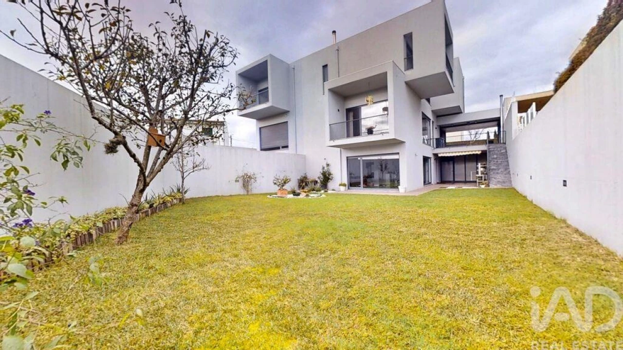 Moradia T4 para Venda em Castêlo da Maia Foto 1