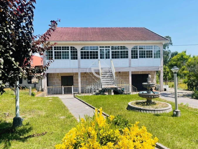 Moradia T5 para Venda em Grade e Carralcova Foto 1