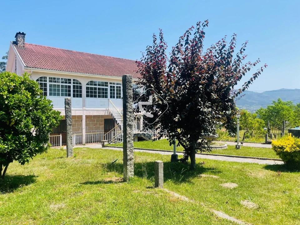 Moradia T5 para Venda em Grade e Carralcova Foto 4