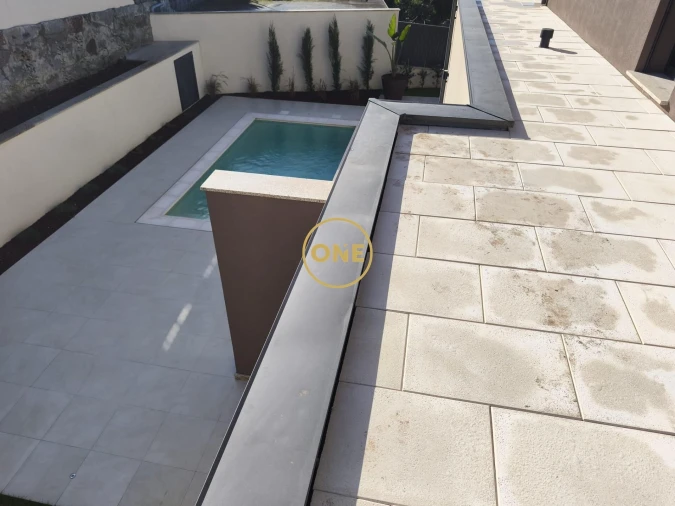 Moradia T4 para Venda em Requião Foto 13