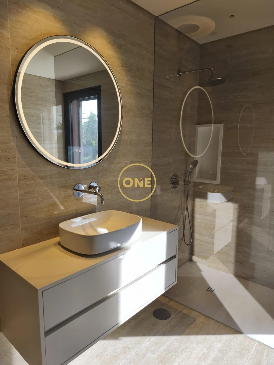 Moradia T4 para Venda em Requião Foto 12