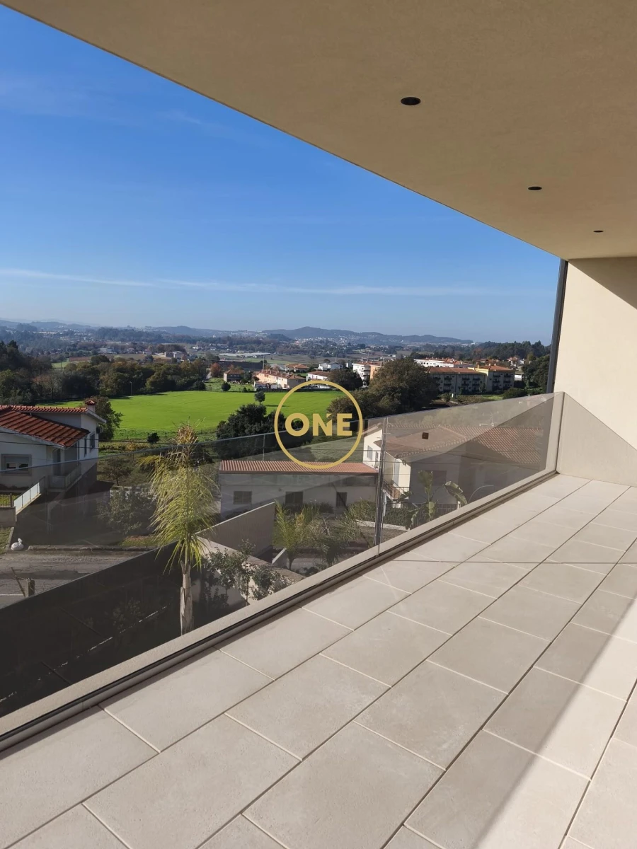 Moradia T4 para Venda em Requião Foto 14