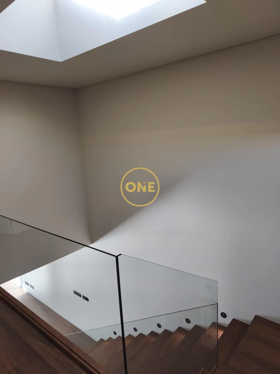 Moradia T4 para Venda em Requião Foto 22