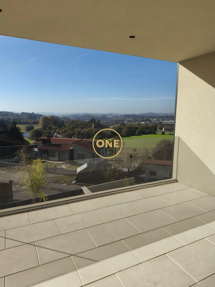 Moradia T4 para Venda em Requião Foto 19