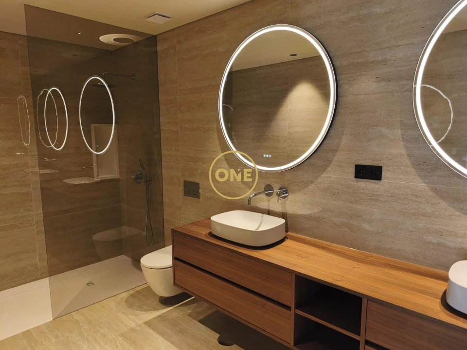 Moradia T4 para Venda em Requião Foto 17