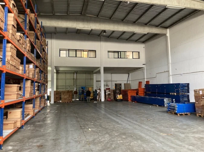 Armazém para Arrendamento em São João das Lampas e Terrugem Foto 1