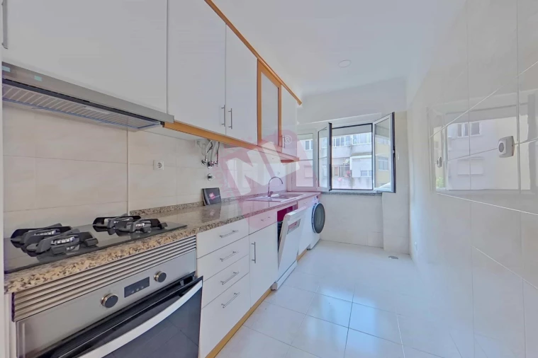 Apartamento T2 para Arrendamento em Sacavém e Prior Velho Foto 14