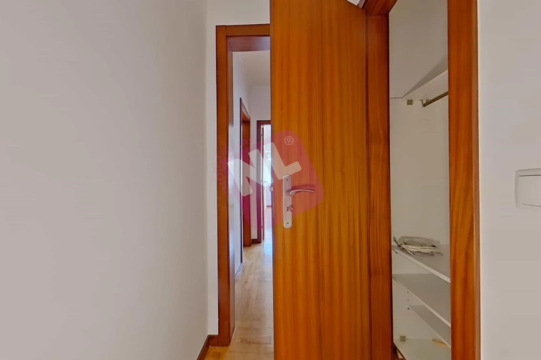 Apartamento T2 para Arrendamento em Sacavém e Prior Velho Foto 8