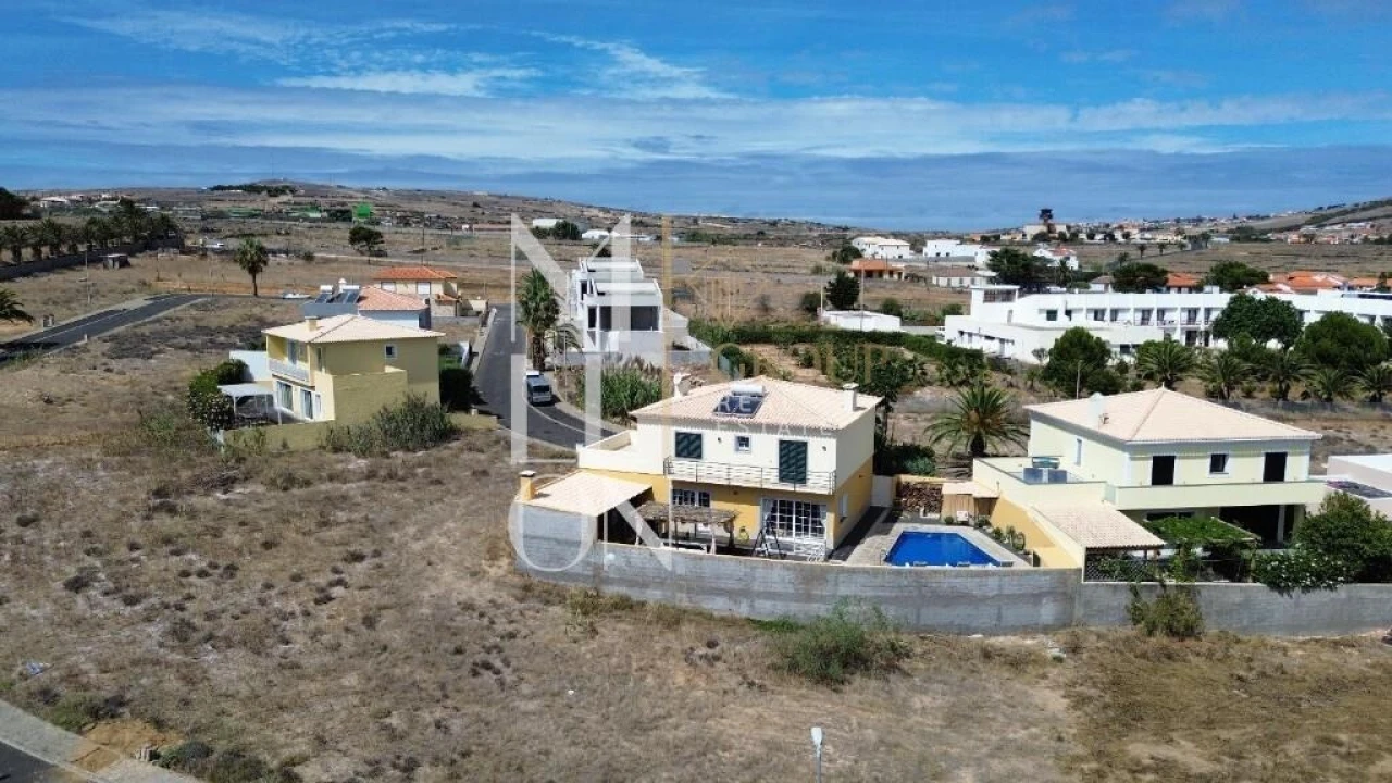 Moradia T3 para Venda em Porto Santo Foto 40