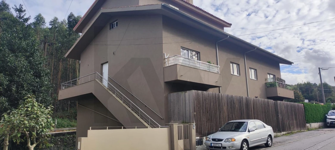 Prédio para Venda em Arnoso (Santa Maria e Santa Eulália) e Sezures Foto 4