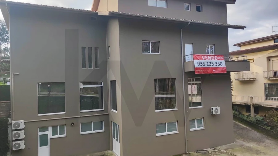 Prédio para Venda em Arnoso (Santa Maria e Santa Eulália) e Sezures