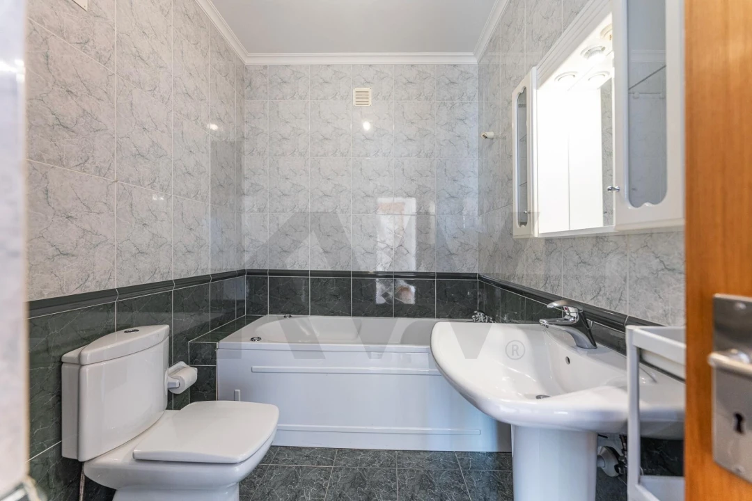 Apartamento T2 para Arrendamento em São Mamede de Infesta e Senhora da Hora Foto 15