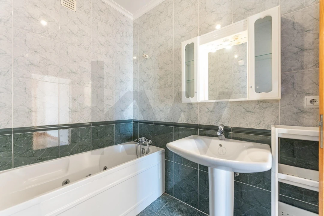 Apartamento T2 para Arrendamento em São Mamede de Infesta e Senhora da Hora Foto 16