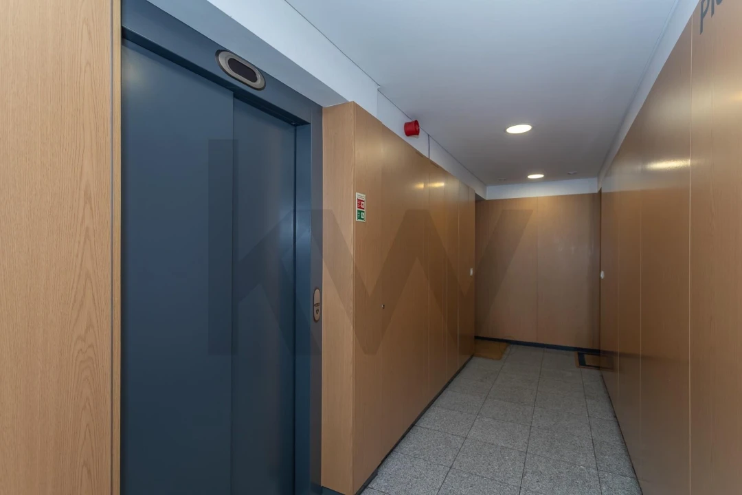 Apartamento T2 para Arrendamento em Santa Maria Maior Foto 12