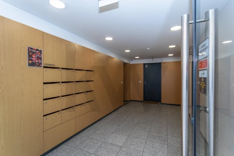 Apartamento T2 para Arrendamento em Santa Maria Maior Foto 13