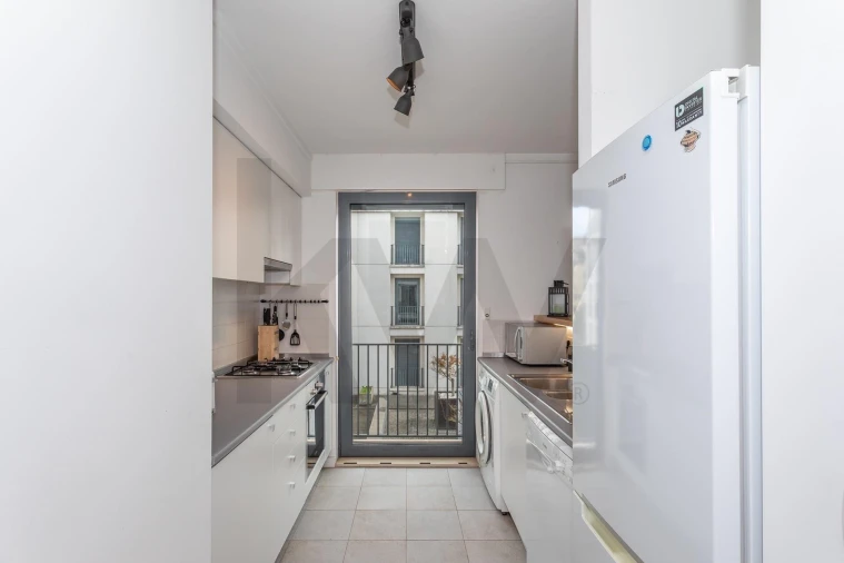 Apartamento T2 para Arrendamento em Santa Maria Maior Foto 28