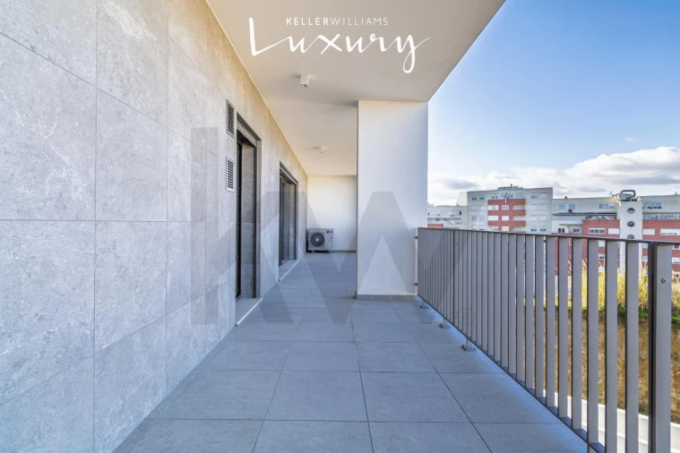 Apartamento T3 para Venda em Lumiar Foto 2