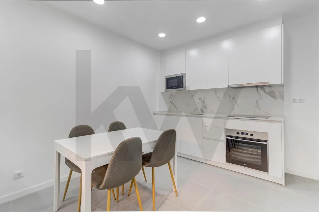 Apartamento T1 para Arrendamento em Queluz e Belas Foto 1