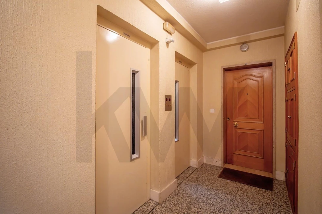 Apartamento T1 para Arrendamento em Queluz e Belas Foto 10