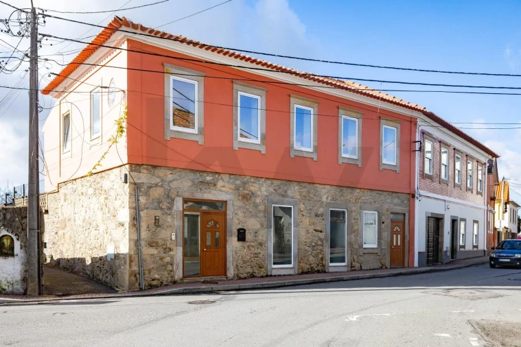 Moradia T4 para Venda em Santa Maria de Lamas Foto 1