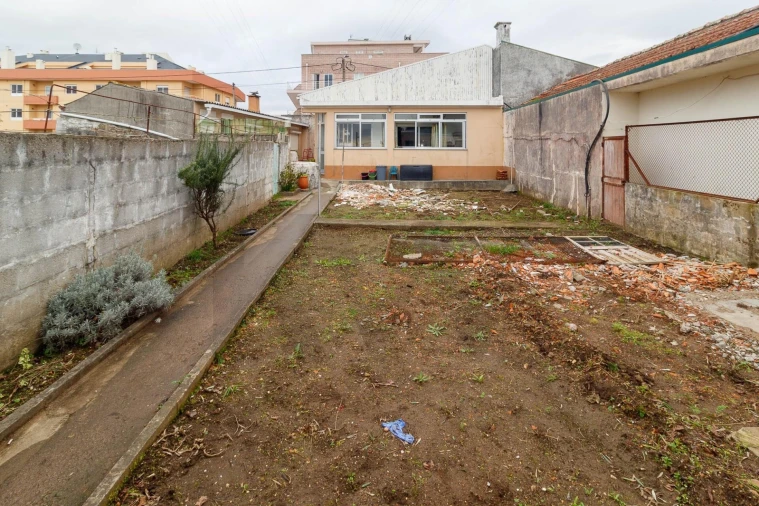 Moradia T3 para Venda em Serzedo e Perosinho Foto 25