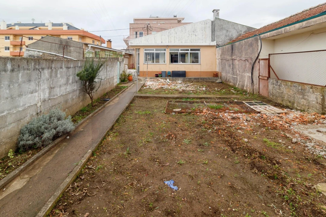 Moradia T3 para Venda em Serzedo e Perosinho Foto 25