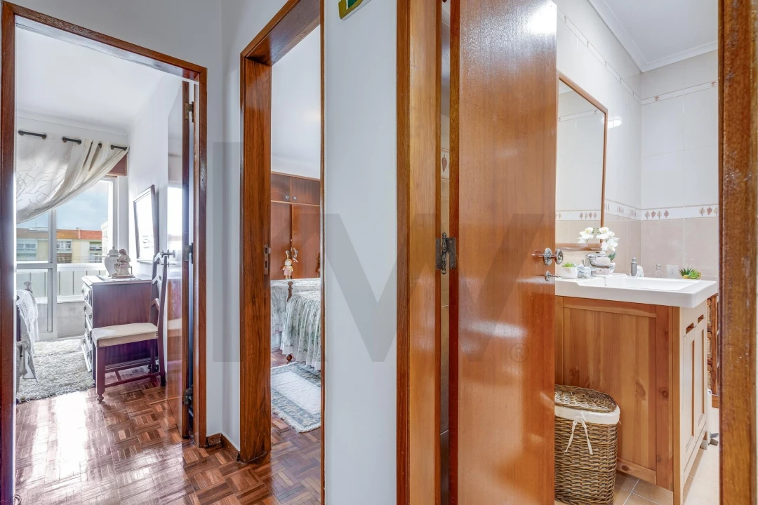 Apartamento T2 para Venda em Moita Foto 18