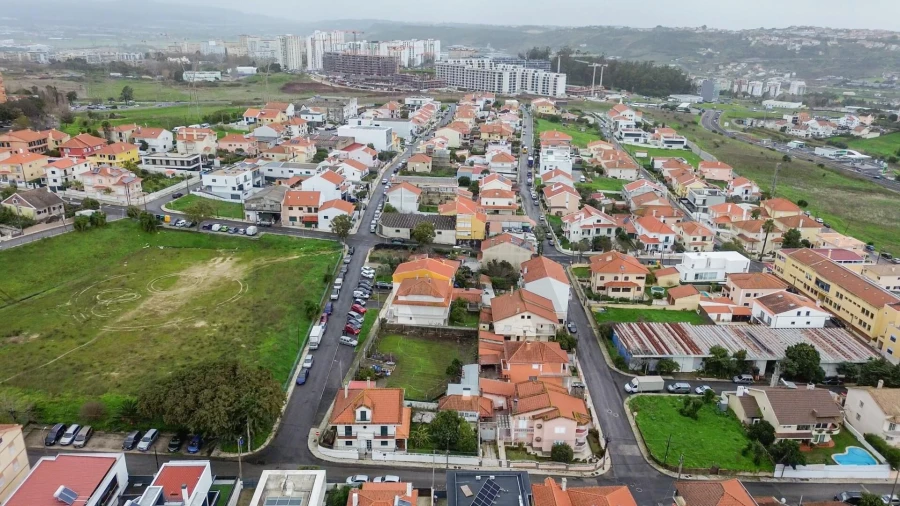Terreno para Venda em Santo António dos Cavaleiros e Frielas Foto 13