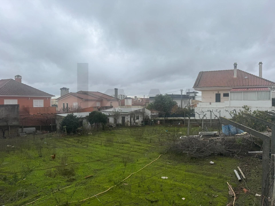 Terreno para Venda em Santo António dos Cavaleiros e Frielas Foto 6