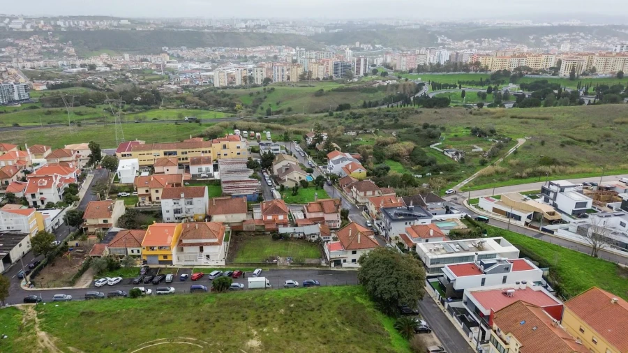 Terreno para Venda em Santo António dos Cavaleiros e Frielas Foto 11