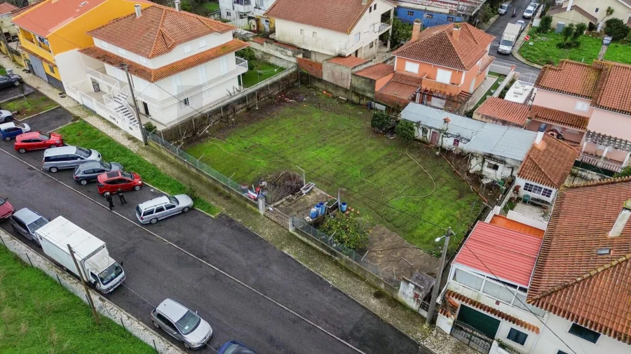 Terreno para Venda em Santo António dos Cavaleiros e Frielas Foto 4