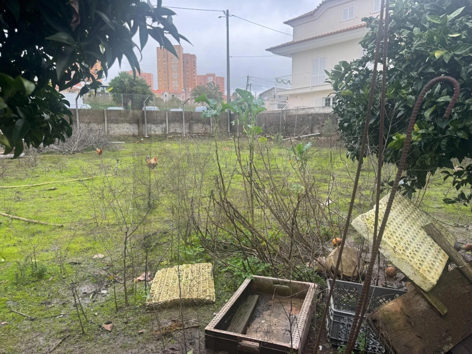 Terreno para Venda em Santo António dos Cavaleiros e Frielas Foto 8