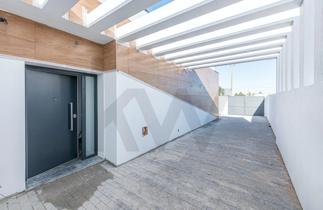 Moradia T3 para Venda em Quinta do Anjo Foto 16