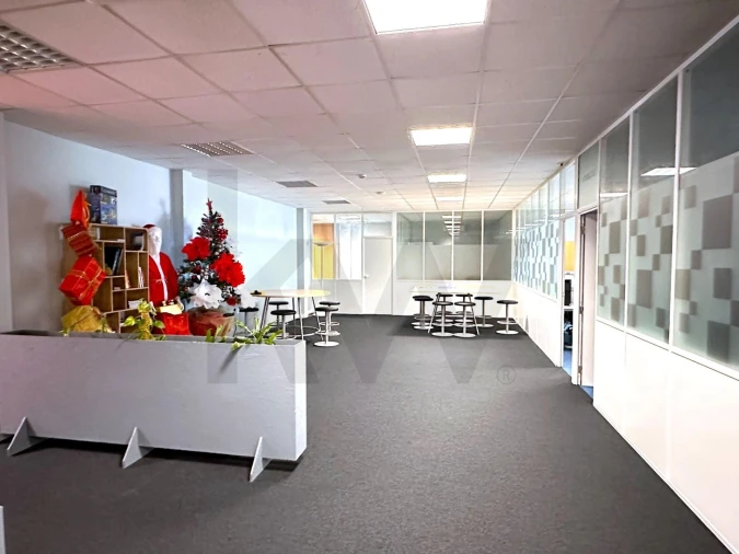 Escritório para Venda em Rio de Mouro Foto 21