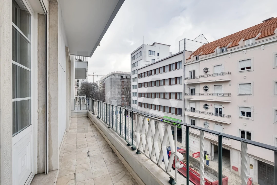 Apartamento T3 para Arrendamento em Avenidas Novas Foto 18