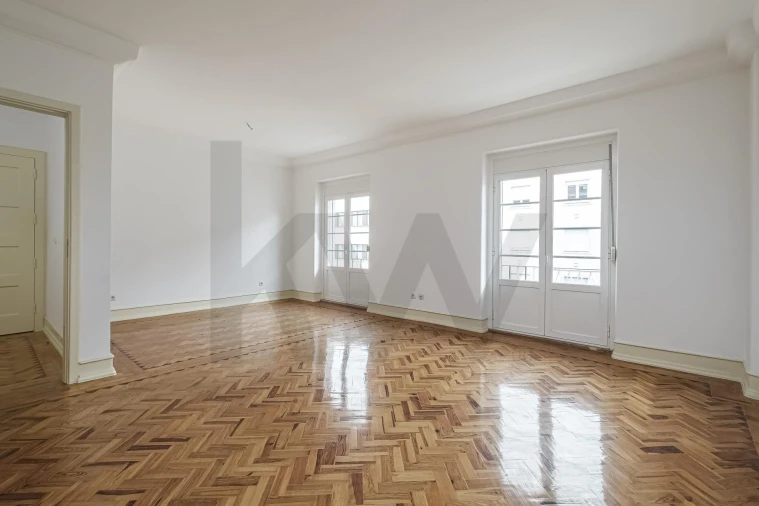 Apartamento T3 para Arrendamento em Avenidas Novas Foto 3