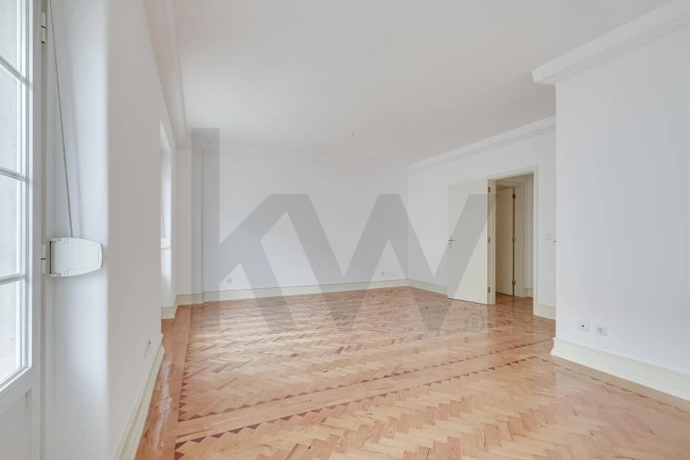 Apartamento T3 para Arrendamento em Avenidas Novas Foto 4