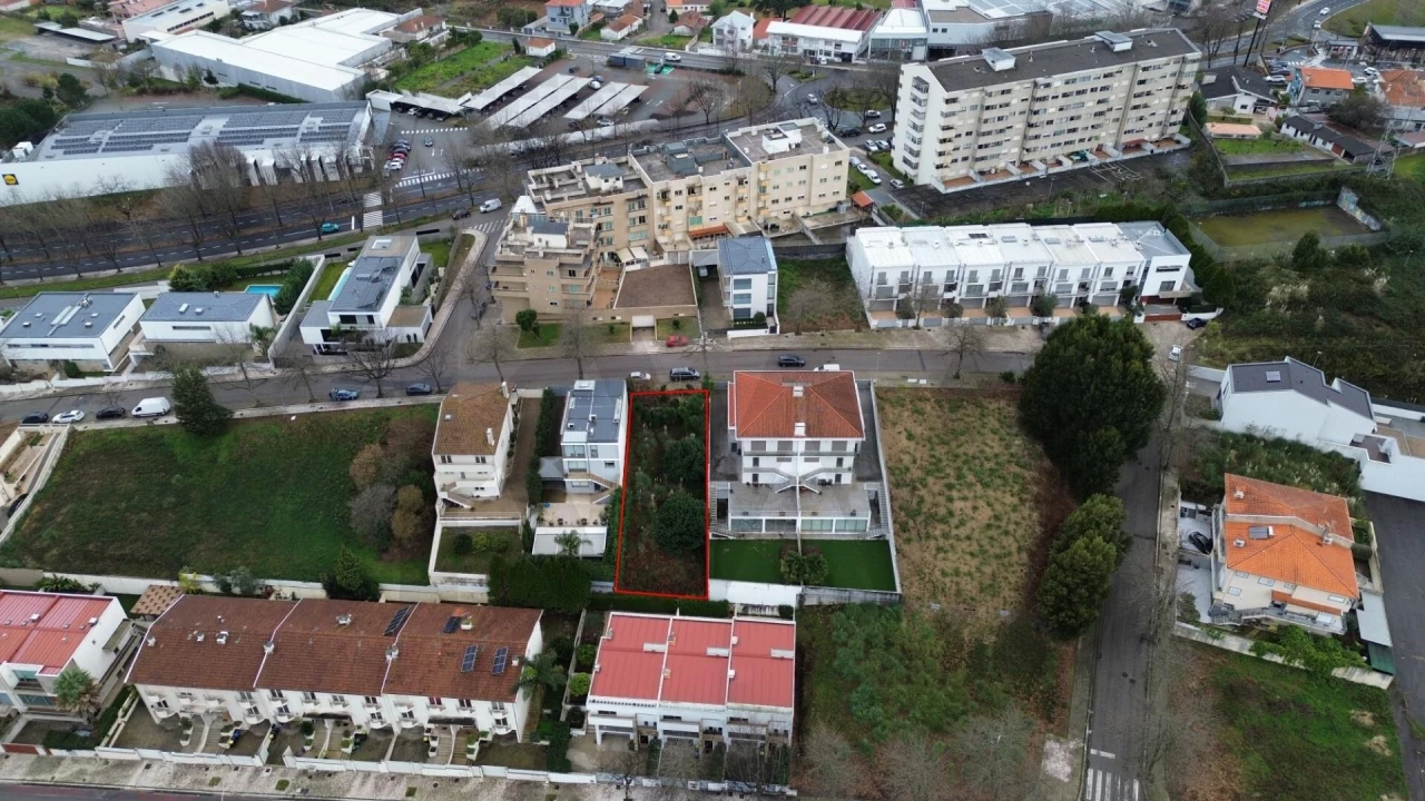 Terreno para Venda em São João da Madeira Foto 6