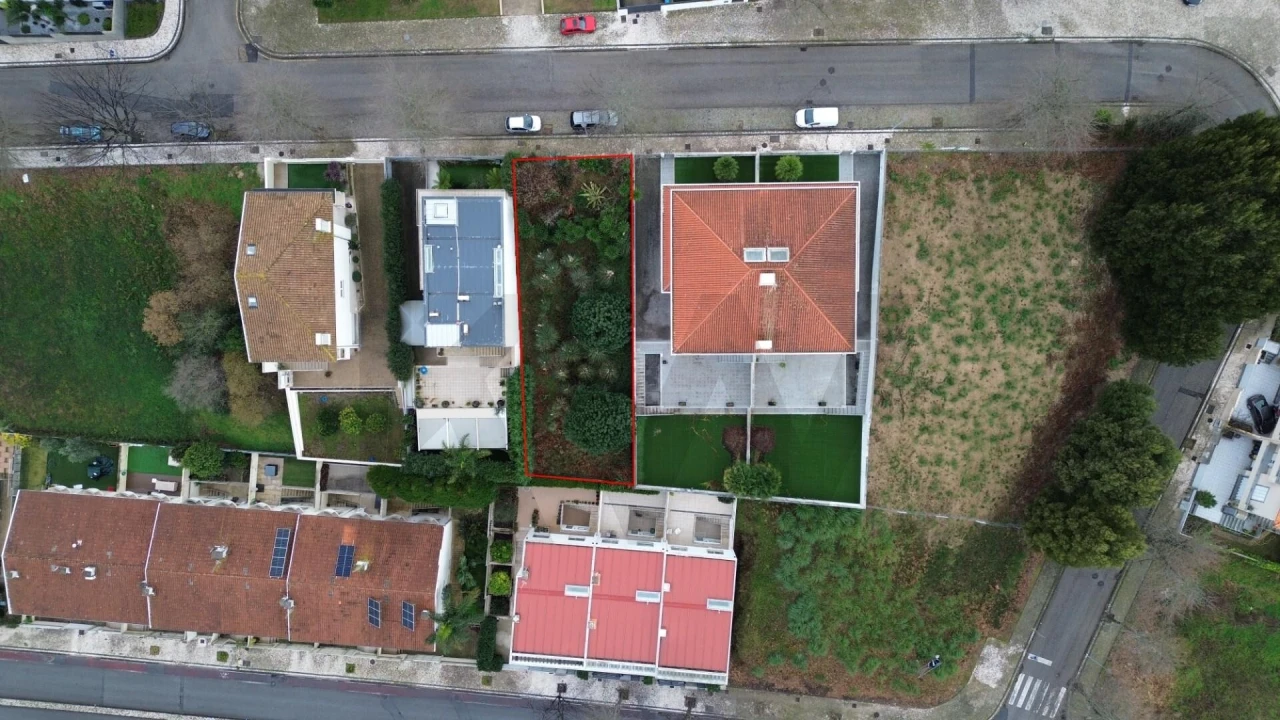 Terreno para Venda em São João da Madeira Foto 2