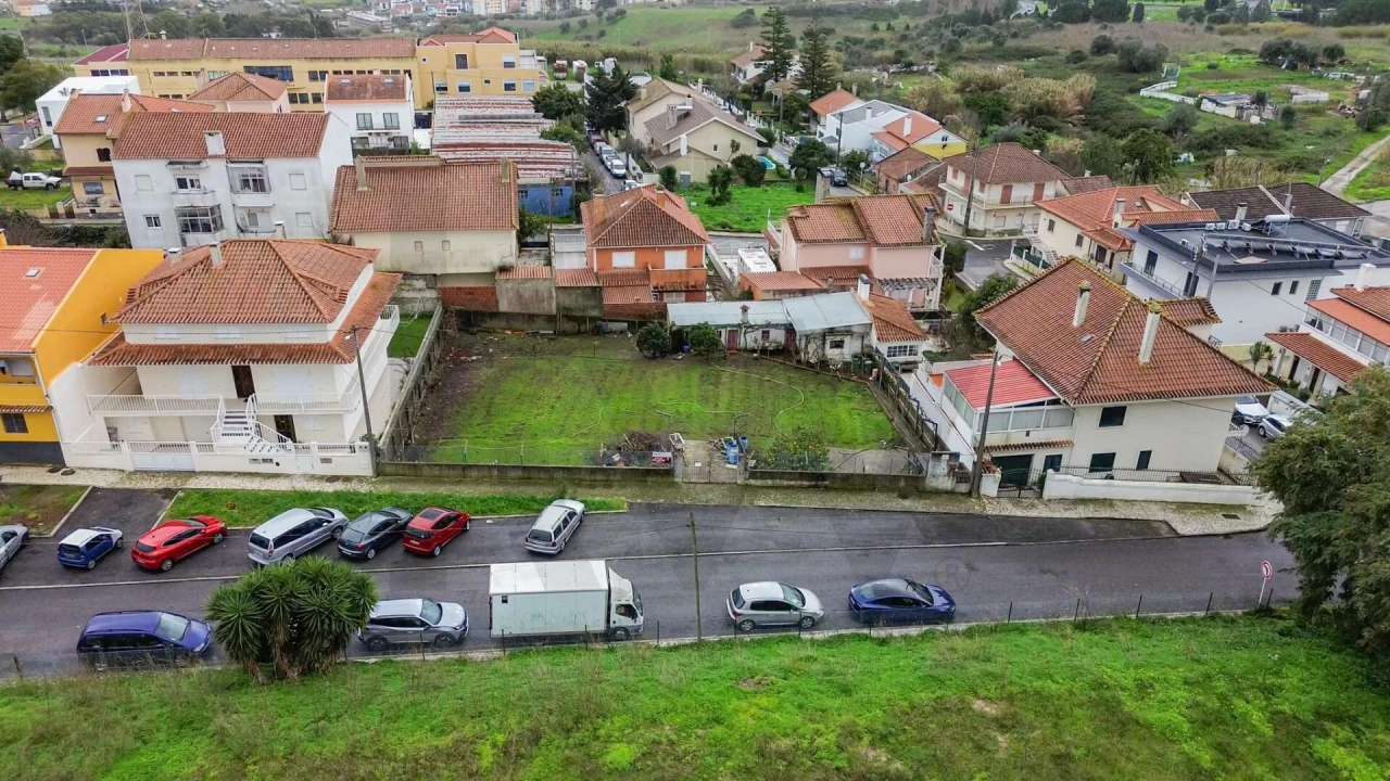 Terreno para Venda em Santo António dos Cavaleiros e Frielas Foto 16