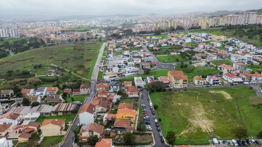 Terreno para Venda em Santo António dos Cavaleiros e Frielas Foto 14