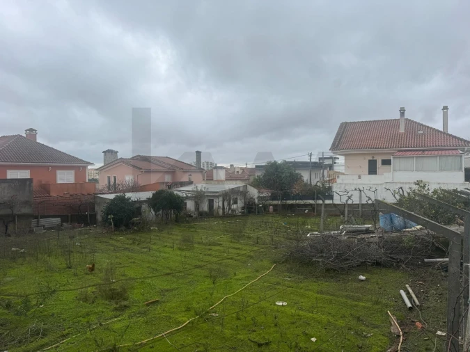 Terreno para Venda em Santo António dos Cavaleiros e Frielas Foto 4