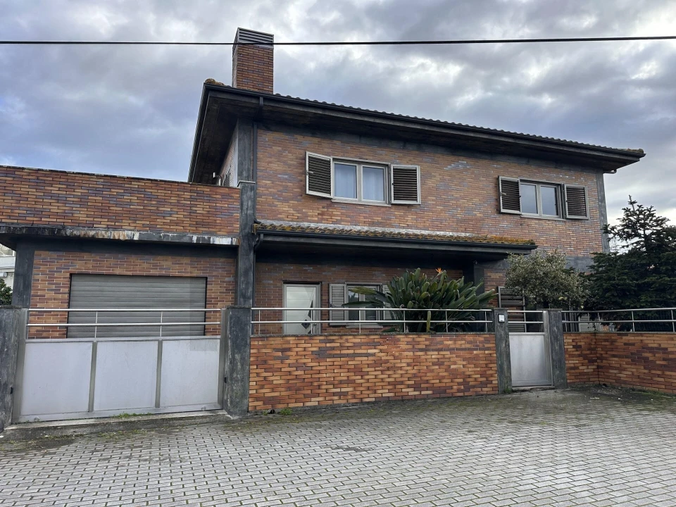 Moradia T3 para Venda em Santo Tirso, Couto (Santa Cristina e São Miguel) e Burgães Foto 2