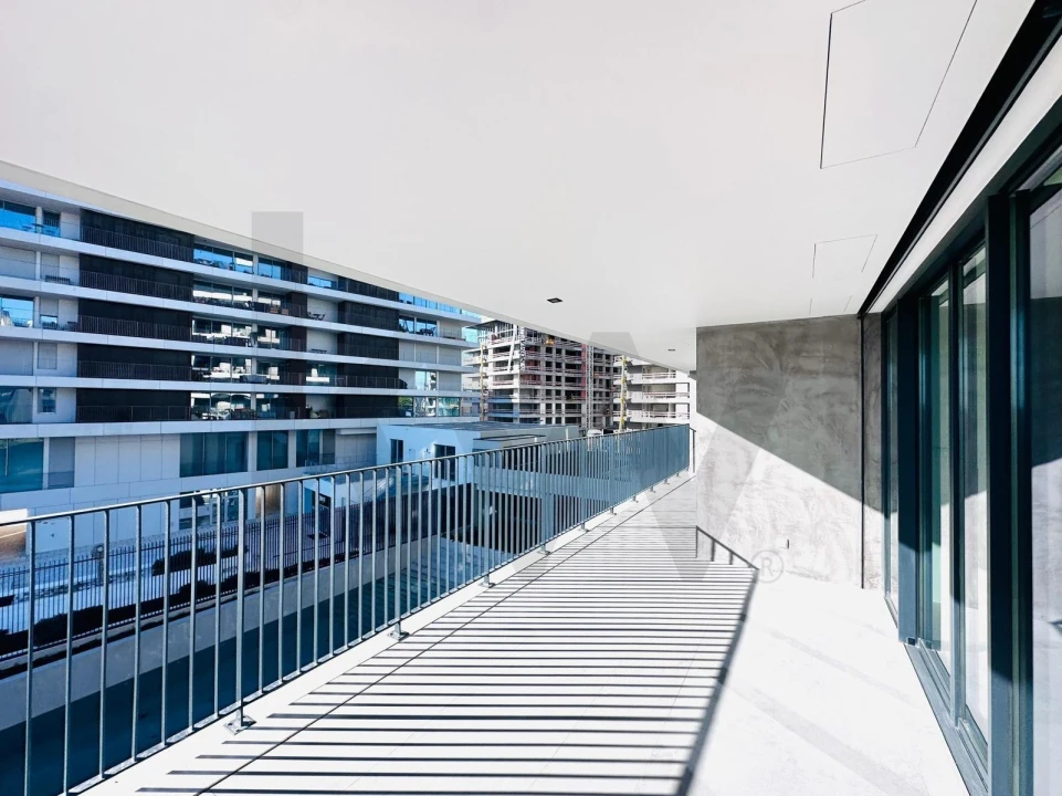 Apartamento T2 para Arrendamento em Algés, Linda-A-Velha e Cruz Quebrada-Dafundo Foto 10