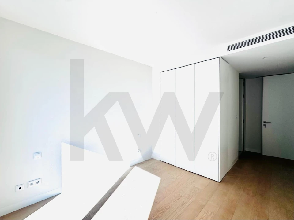 Apartamento T2 para Arrendamento em Algés, Linda-A-Velha e Cruz Quebrada-Dafundo Foto 13