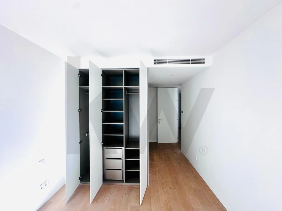 Apartamento T2 para Arrendamento em Algés, Linda-A-Velha e Cruz Quebrada-Dafundo Foto 17